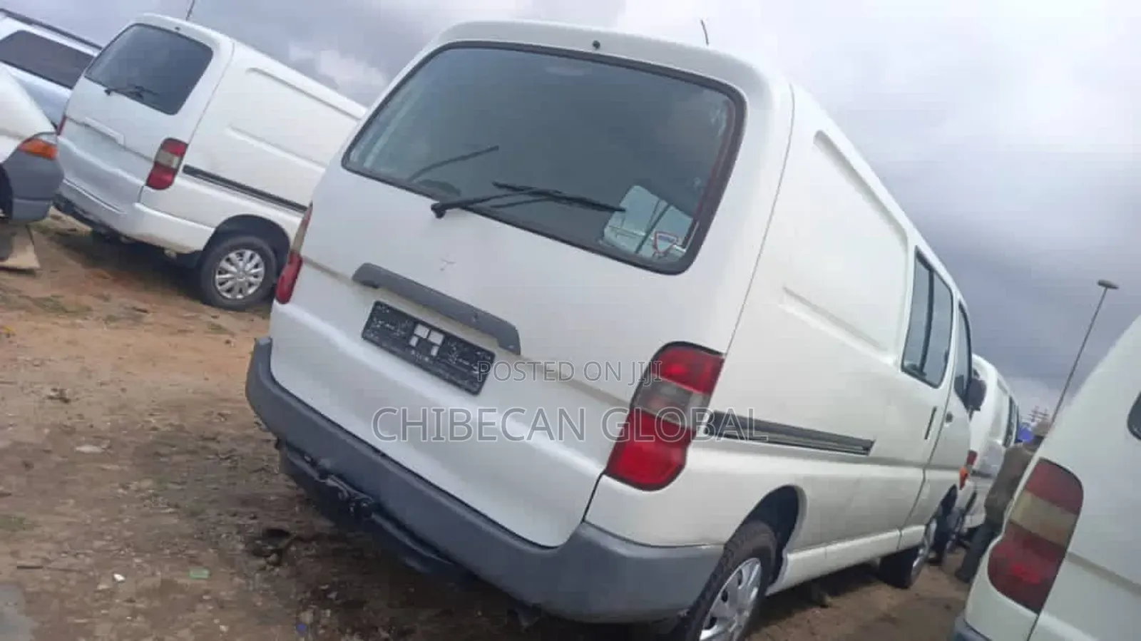 Toyota HiAce 2001 White