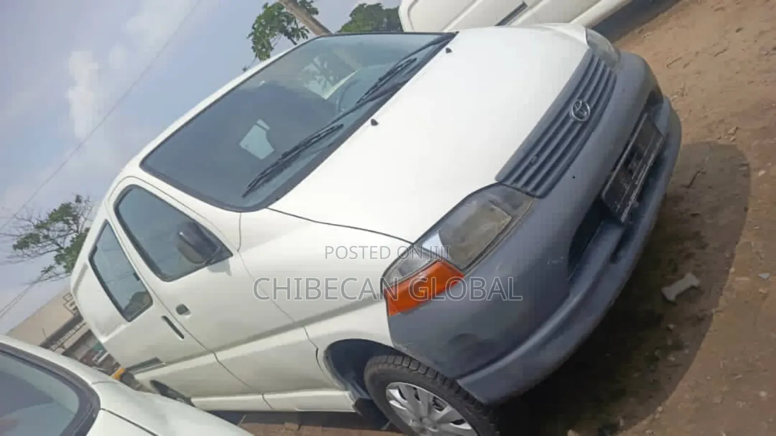 Toyota HiAce 2001 White