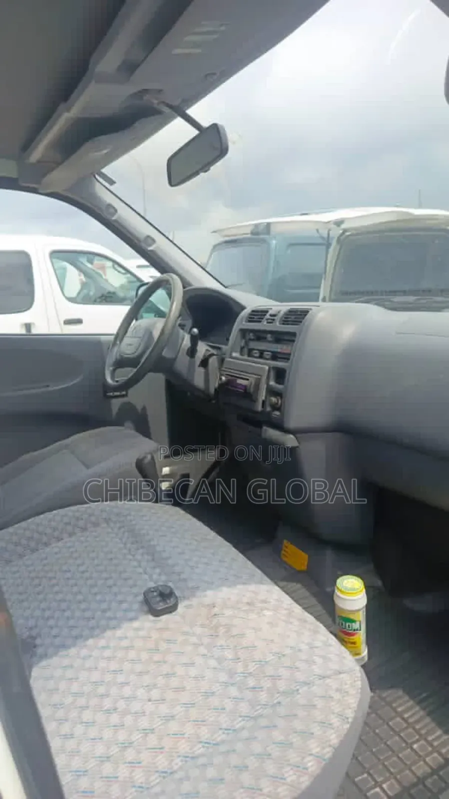 Toyota HiAce 2001 White
