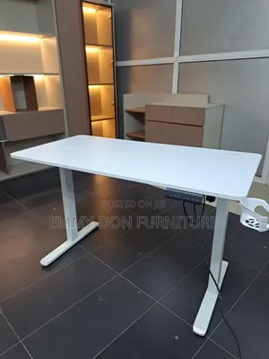 Highly Quality Simply Adjustable Table