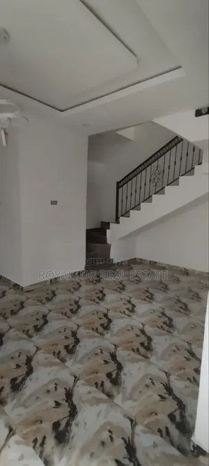 2bdrm Duplex in Royaltor Real Estate, Benin City for rent
