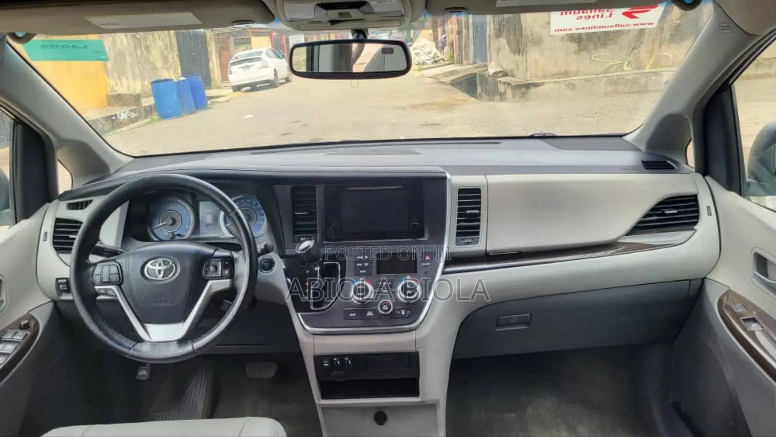 Toyota Sienna 2017 Blue