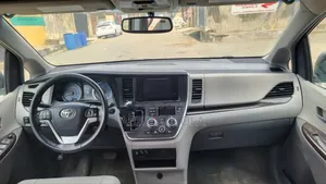 Toyota Sienna 2017 Blue