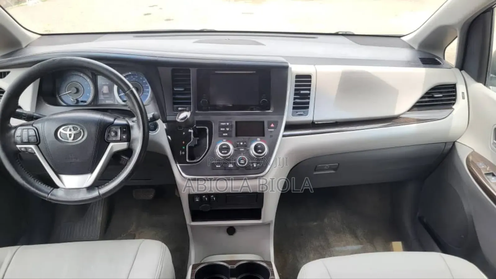 Toyota Sienna 2017 Blue