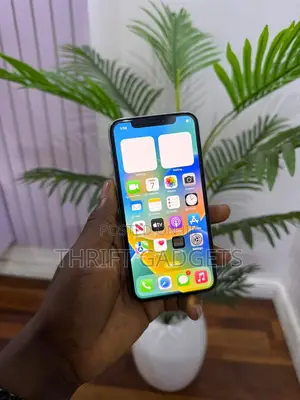 Apple iPhone X 64 GB White