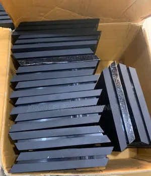 Ps4 Game Fat With Two Pads With Games Installed