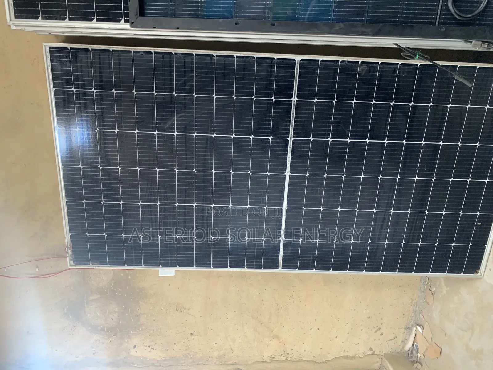 550watts 144cells. Longi Solar Panel