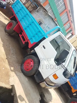 Toyota Dyna 200 2004 Model