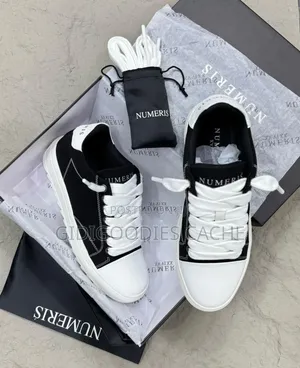 Numeris Sneakers