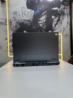 Laptop MSI Raider GE76 12UGS 32GB Intel Core I7 SSD 1T
