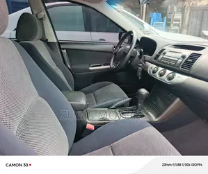 Toyota Camry 2005 Gray