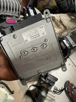 Mercedes Benz Amplifier E350