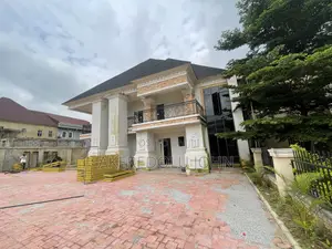 5bdrm Duplex in Apo District for sale