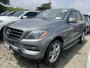 Mercedes-Benz M Class ML350 4MATIC 4dr SUV AWD (3.5L 6cyl 7A) 2015 Gray