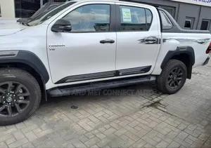 New Toyota Hilux 2025 White