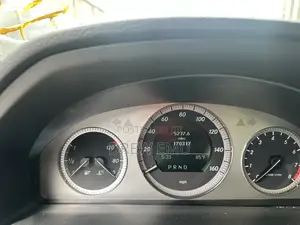 Mercedes-Benz GLK-Class 350 4MATIC 2010 Brown