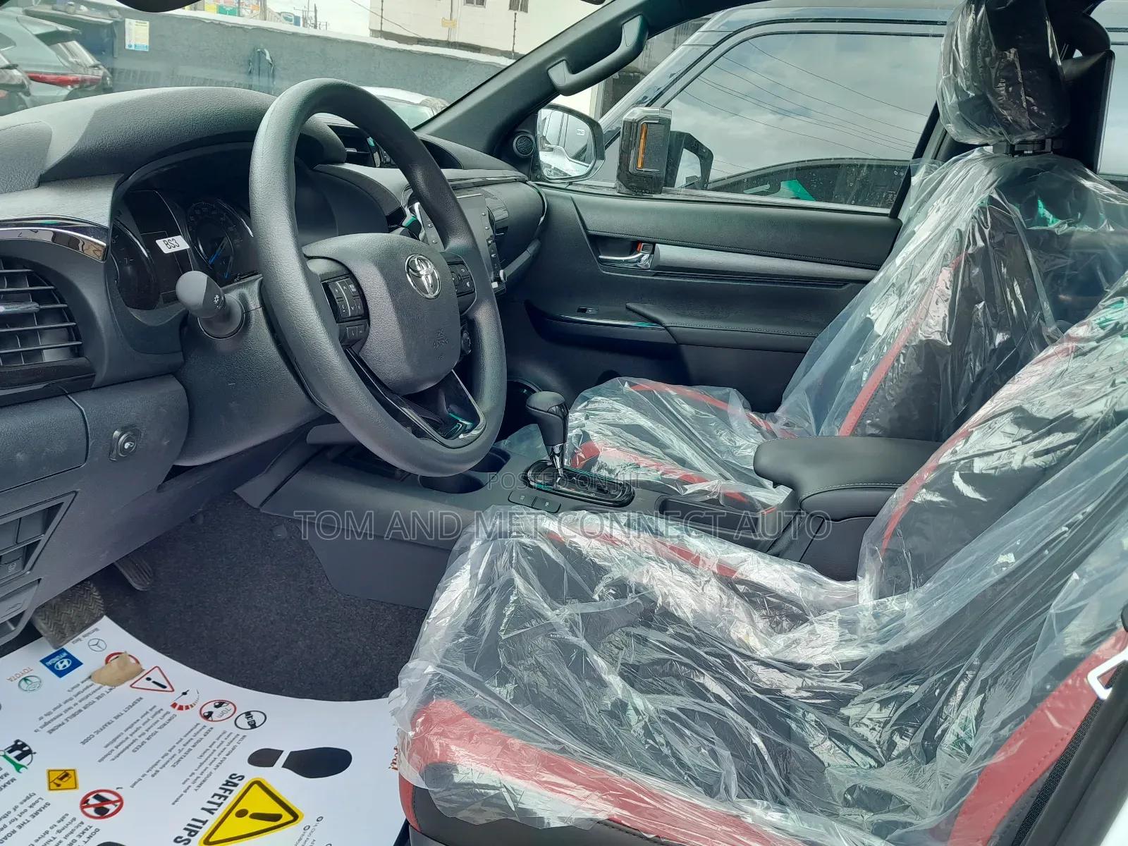 New Toyota Hilux 2025 White