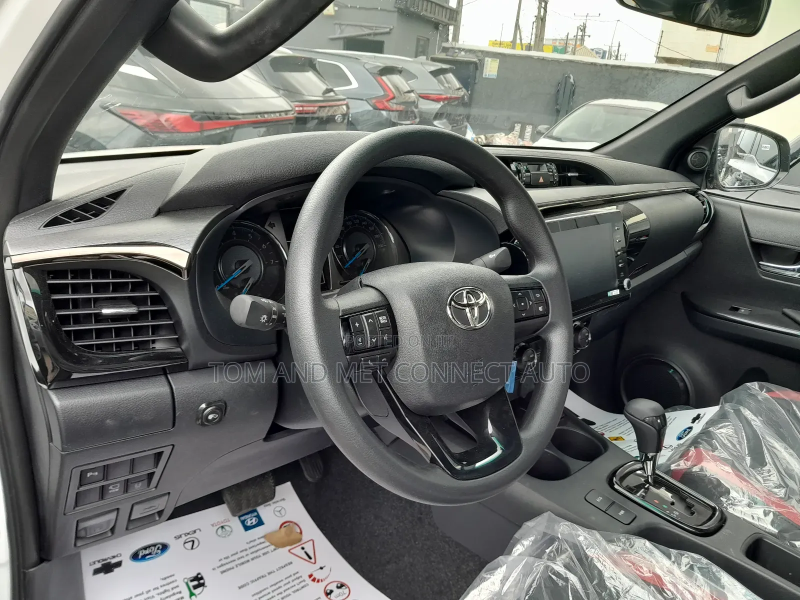New Toyota Hilux 2025 White
