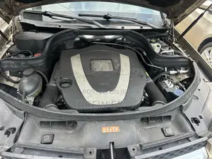 Mercedes-Benz GLK-Class 350 4MATIC 2010 Brown