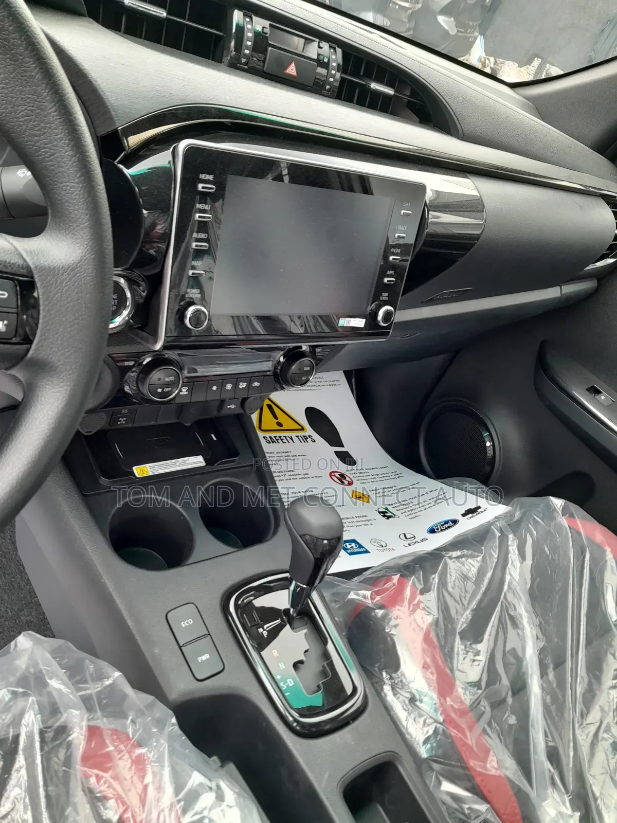 New Toyota Hilux 2025 White