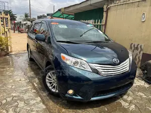 Toyota Sienna XLE 7 Passenger 2011 Green