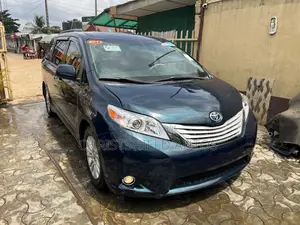 Toyota Sienna XLE 7 Passenger 2011 Green