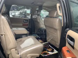 Toyota Sequoia Platinum 4x4 2019 Black
