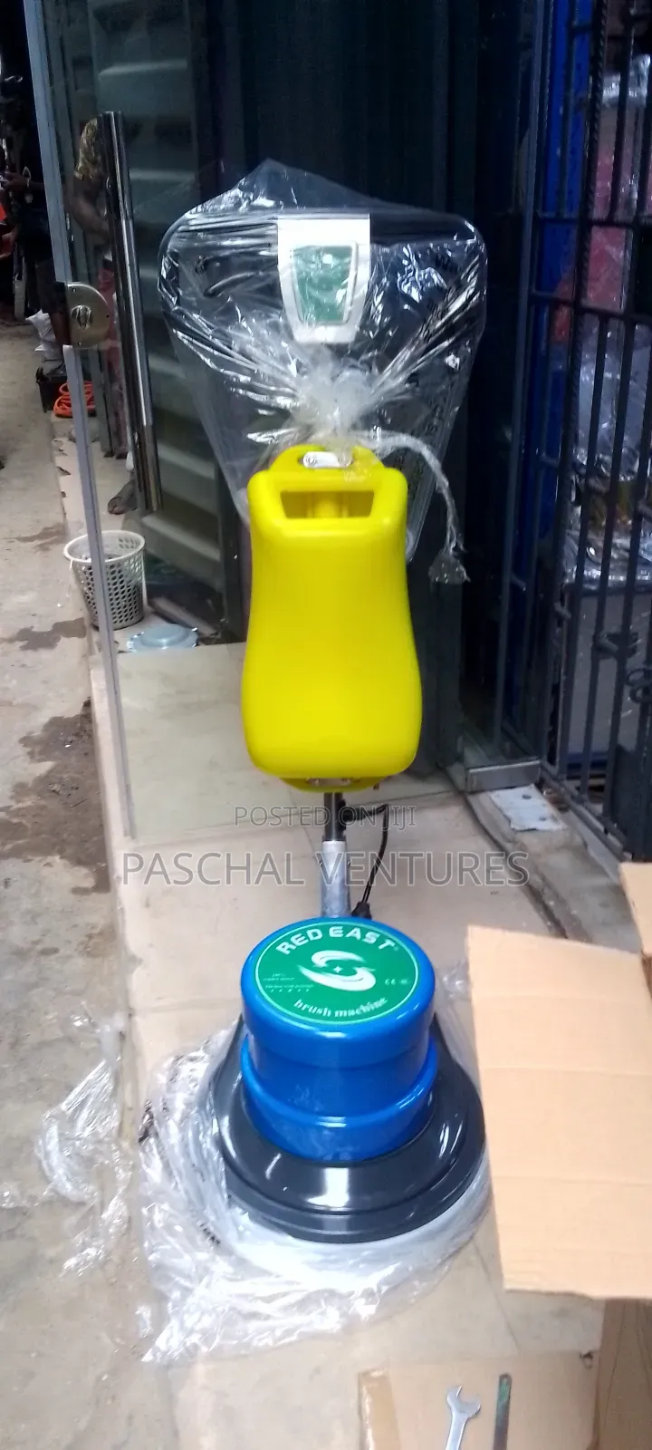 Floor Scrubber Machine