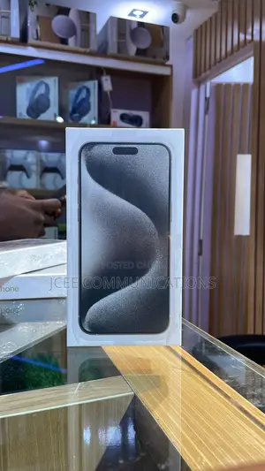 New Apple iPhone 15 Pro Max 256 GB White