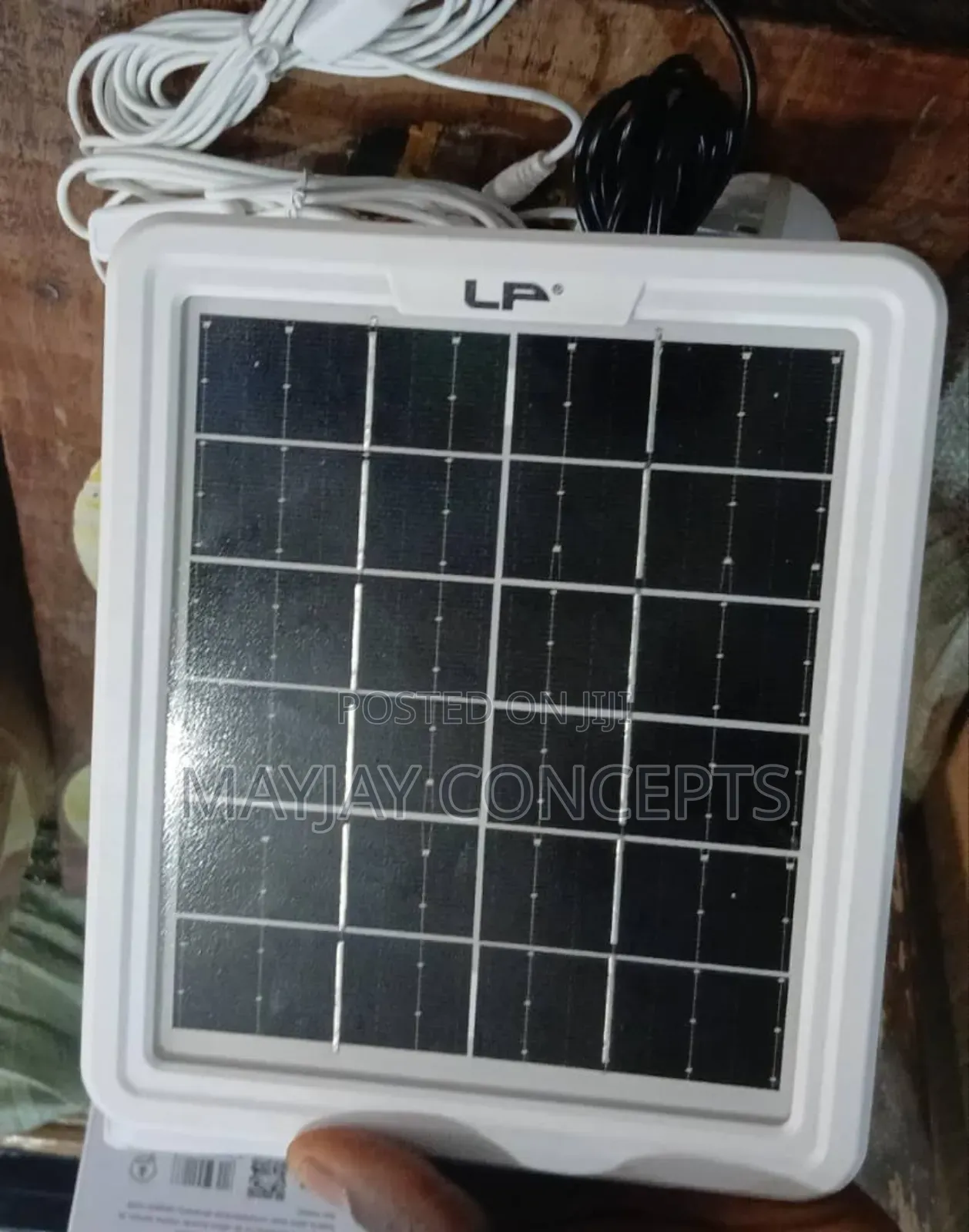 Lp Wireless Solar Speaker System With 2-Bulbs,Radio and Bluetooth