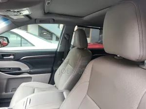 Toyota Highlander Limited V6 4x2 (3.5L 6cyl 6A) 2016 White