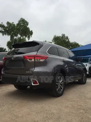 Toyota Highlander XLE 4x2 V6 (3.5L 6cyl 8A) 2017 Gray