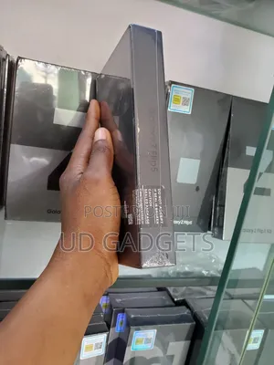 New Samsung Galaxy Z Flip 5 256 GB Green