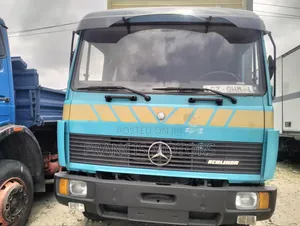 Mercedes Benz Truck