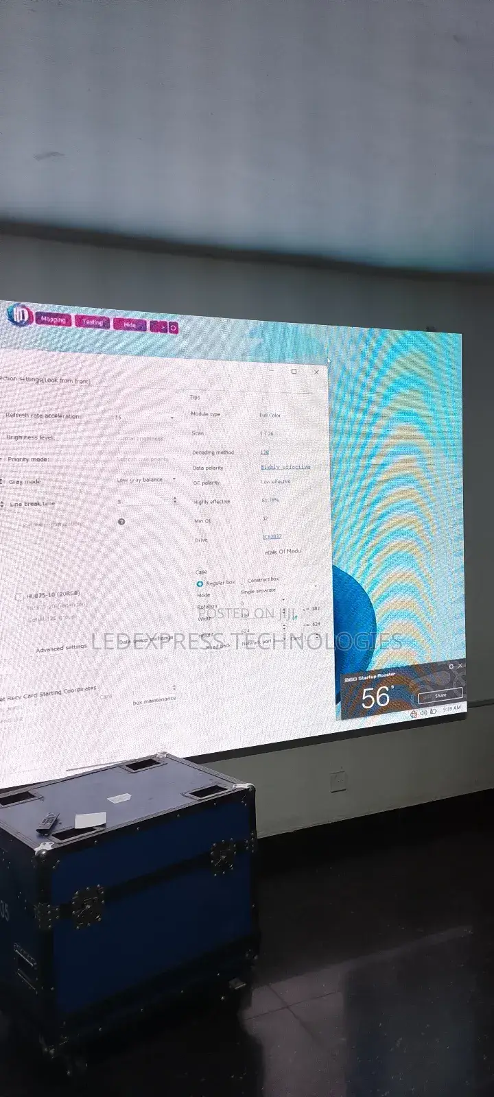 Magnifying Led Screens.