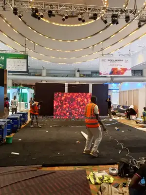 Magnifying Led Screens.