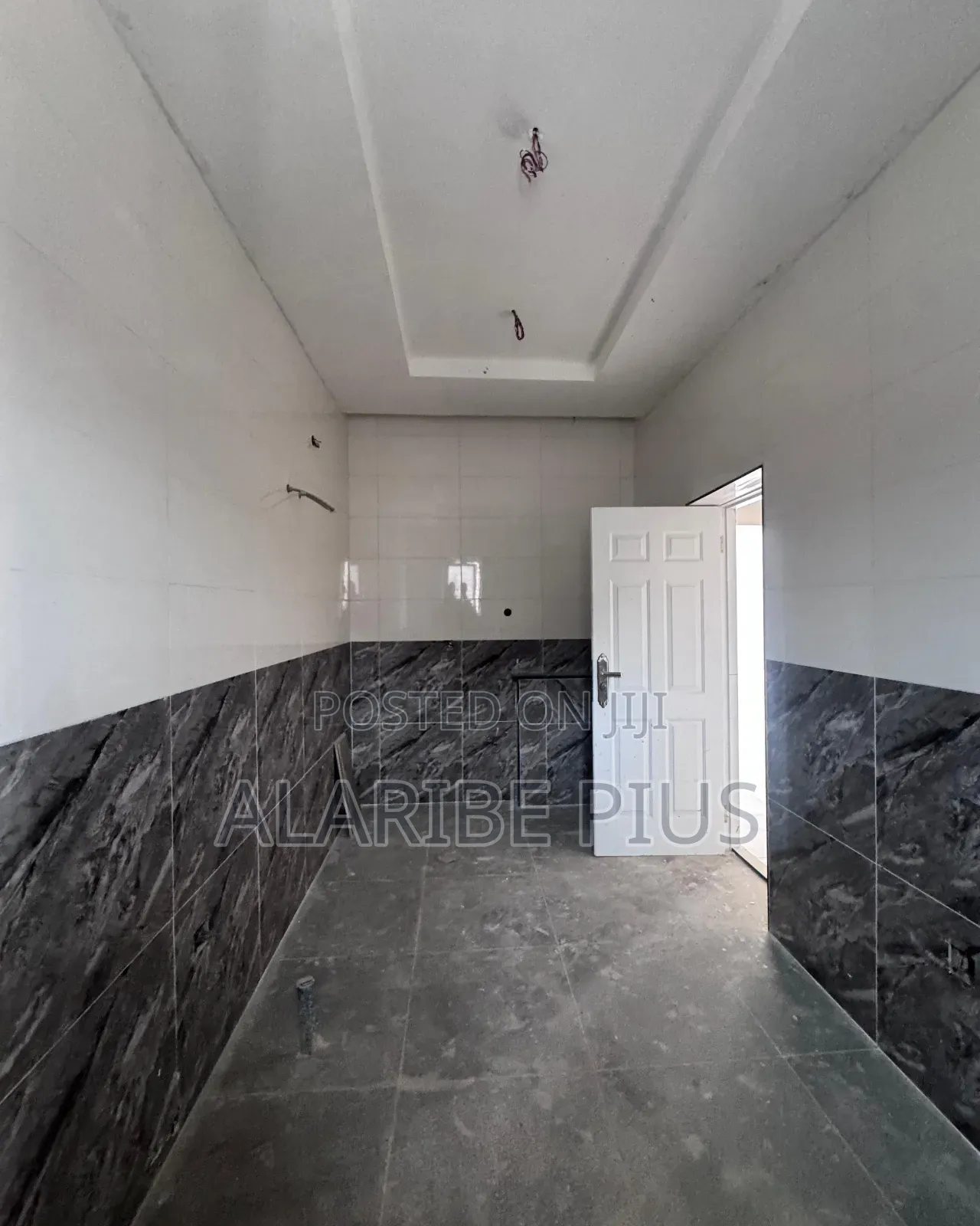 6bdrm Duplex in Fully Detached, Wuse 2 for sale