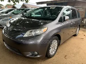 Toyota Sienna XLE 7 Passenger 2012 Gray