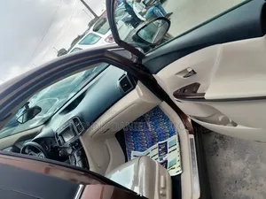 Toyota Venza XLE 4dr Wagon AWD (2.7L 4cyl 6A) 2015 Brown