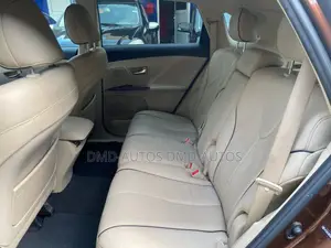 Toyota Venza V6 AWD 2010 Gold