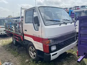 Toyota Dyna 100 Old Model
