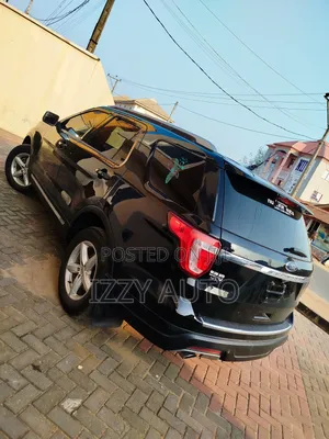 Ford Explorer XLT AWD 2018 Black