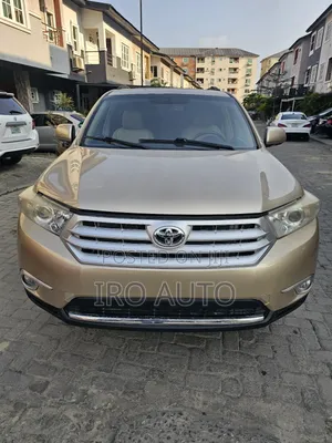 Toyota Highlander Limited 2011 Gold