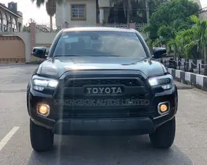 Toyota Tacoma SR5 2022 Black