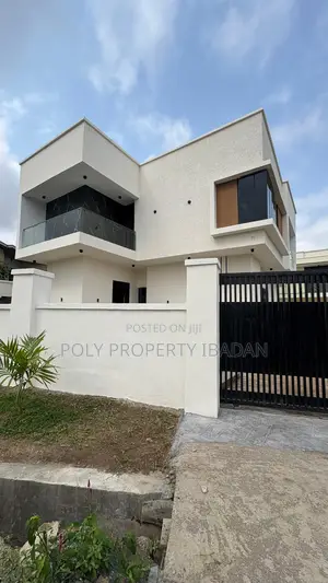4bdrm Duplex in Kolapo Ishola Gra, Ibadan for sale