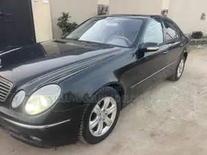 Mercedes-Benz E200 2007 Black