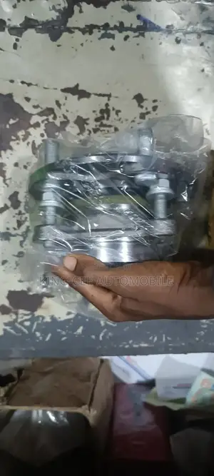 Front Hub Toyota Tundra,Lx570, Land Cruiser, Sequoia 2015