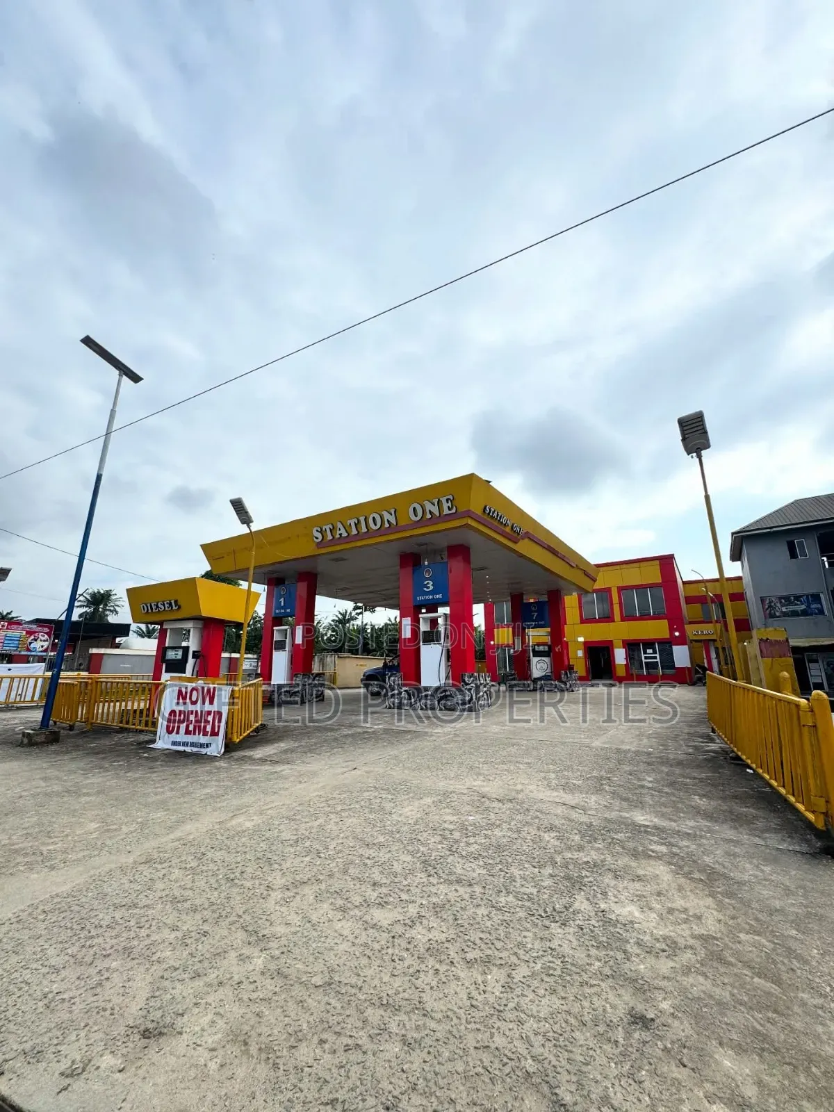Functional 6pump Filling Station With Ample Parking Space