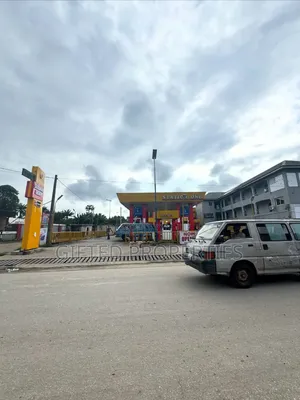 Functional 6pump Filling Station With Ample Parking Space