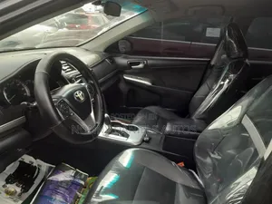 Toyota Camry SE 4dr Sedan (2.5L 4cyl 6A) 2013 Gray